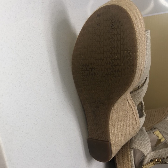 Michael Kors Damita Wedge in natural fabric - size 6 - Picture 6 of 13